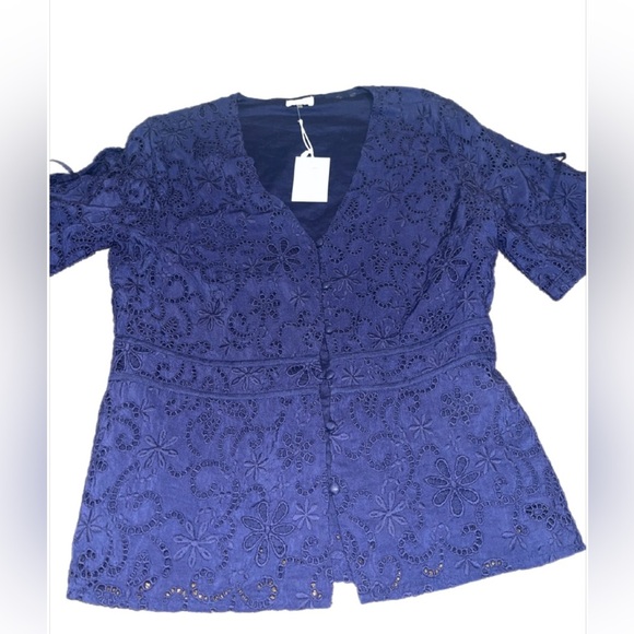 NWT Ecru Navy Blue Eyelet Women Top- Smal - Picture 3 of 9